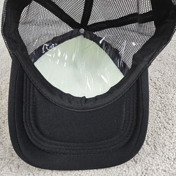 I'm not weird I'm a unicorn hat black white adjustable double snap strap NEW - Picture 3 of 5